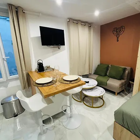 Le Charvet, Cosy En Plein Coeur De