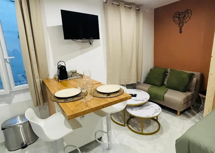 Le Charvet, Cosy En Plein Coeur De